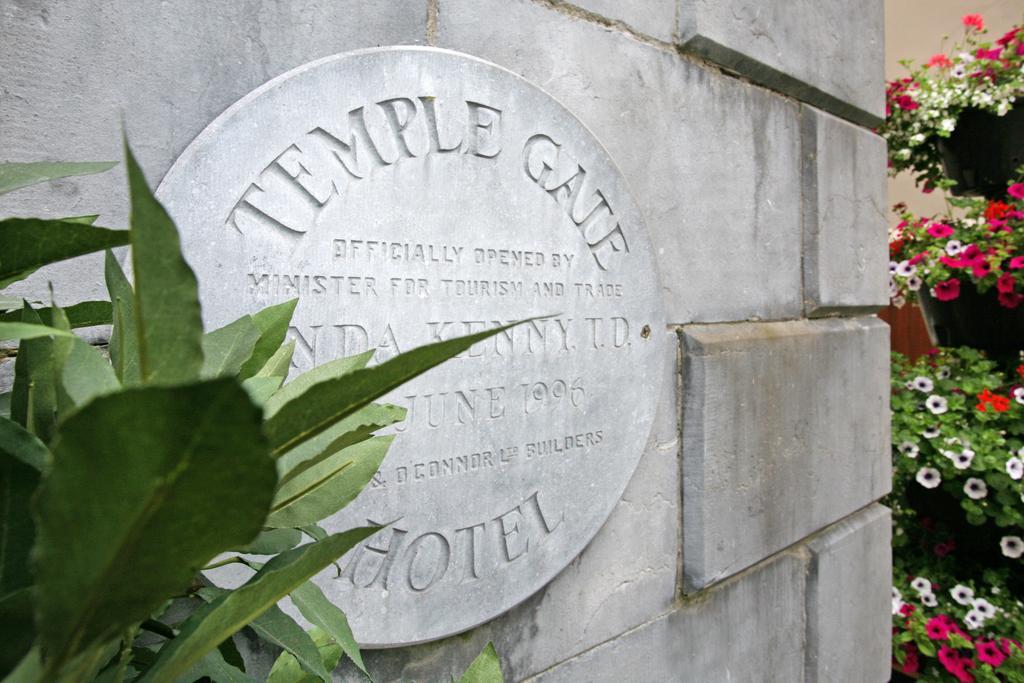 Temple Gate Hotel เอนนิส ภายนอก รูปภาพ