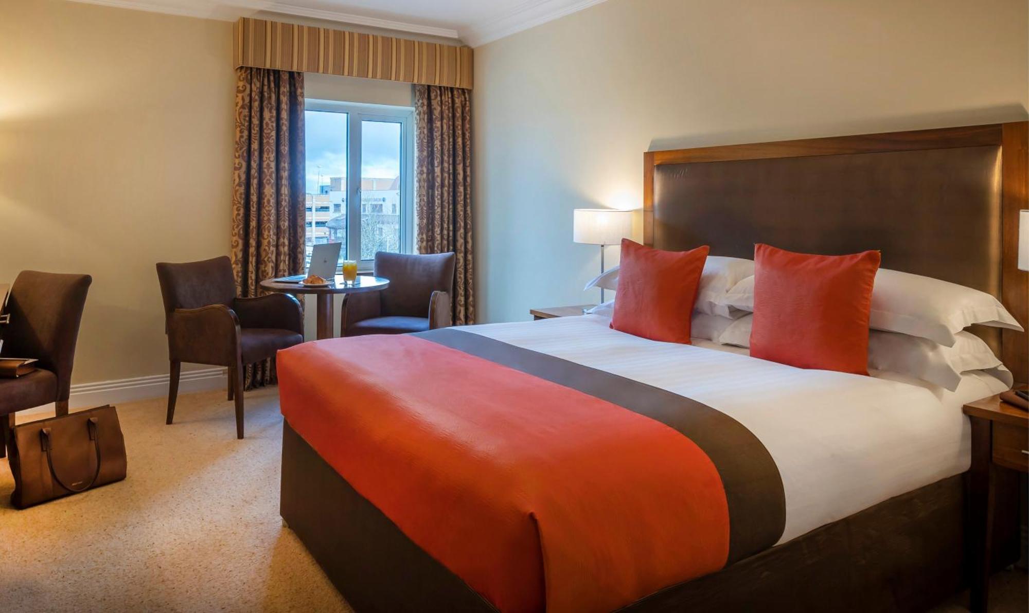 Temple Gate Hotel เอนนิส ภายนอก รูปภาพ