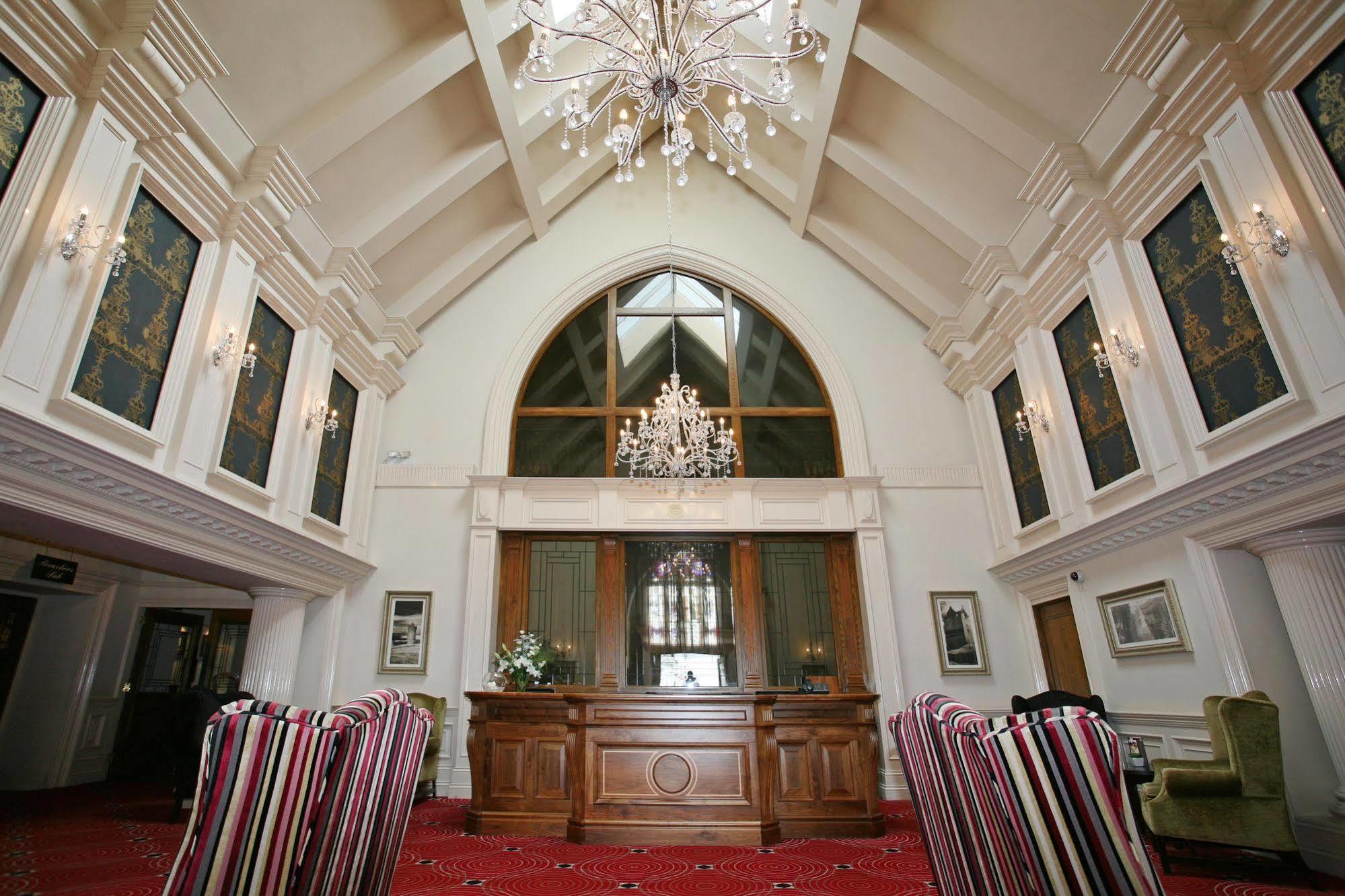 Temple Gate Hotel เอนนิส ภายนอก รูปภาพ