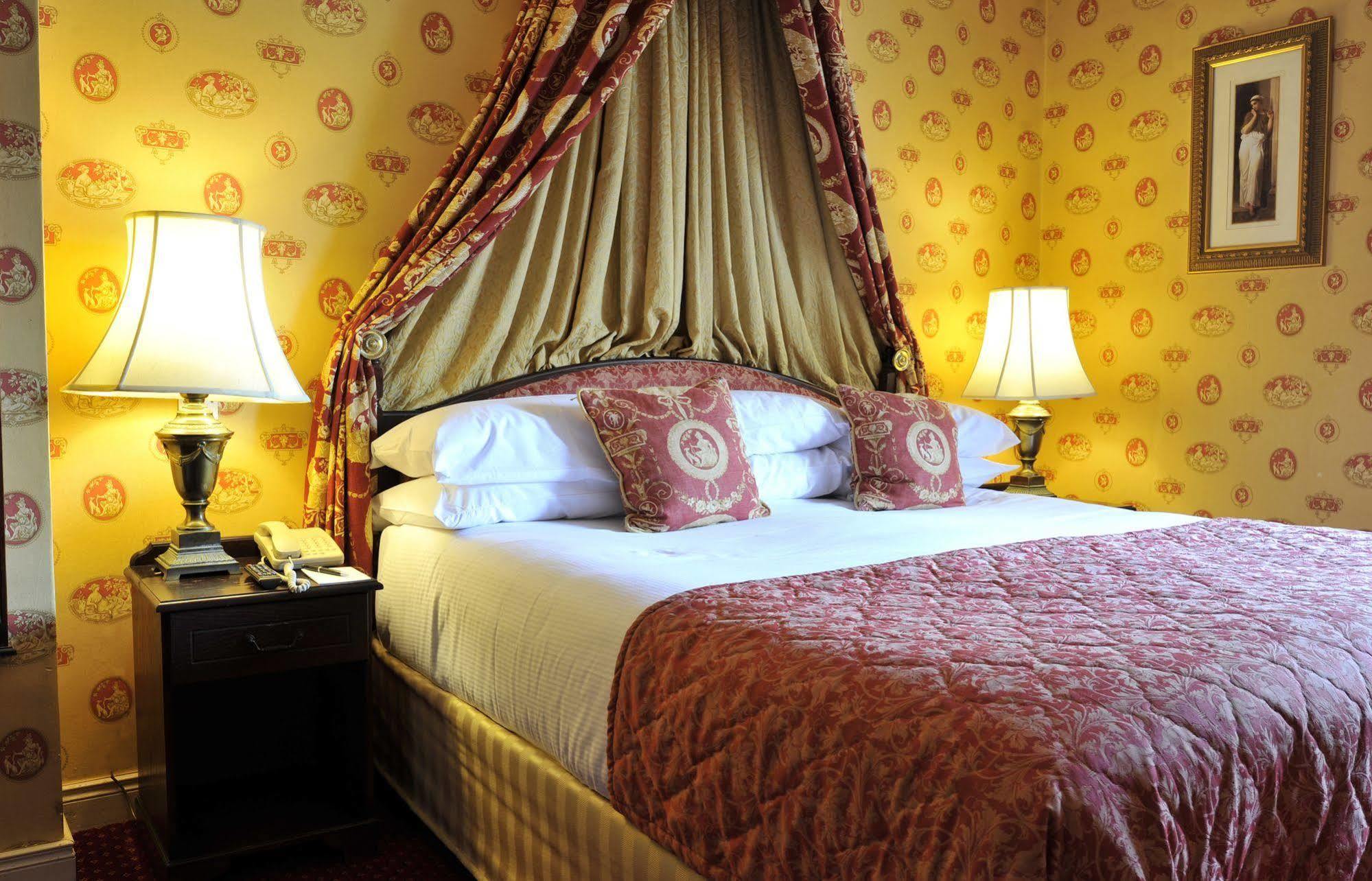 Temple Gate Hotel เอนนิส ภายนอก รูปภาพ