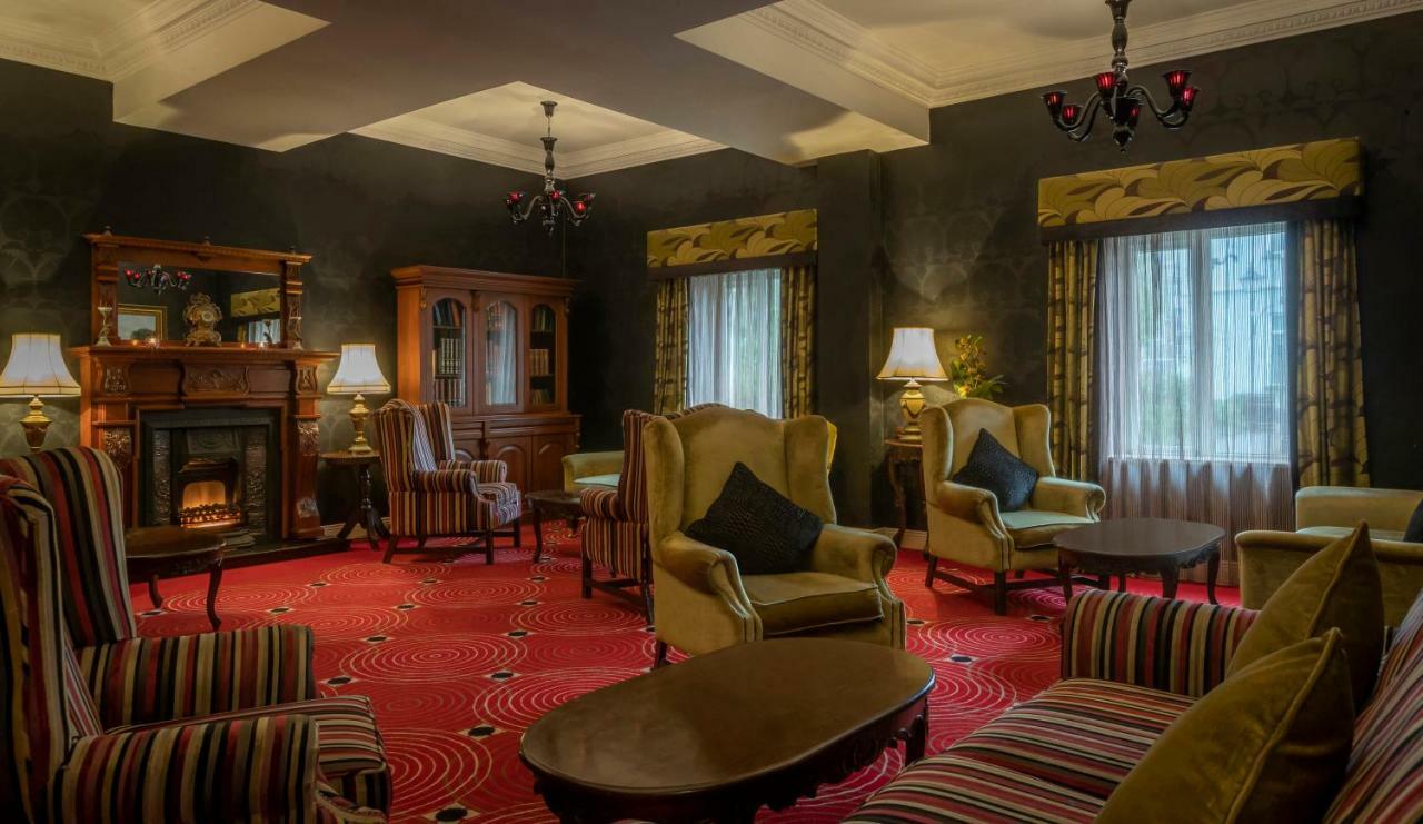 Temple Gate Hotel เอนนิส ภายนอก รูปภาพ