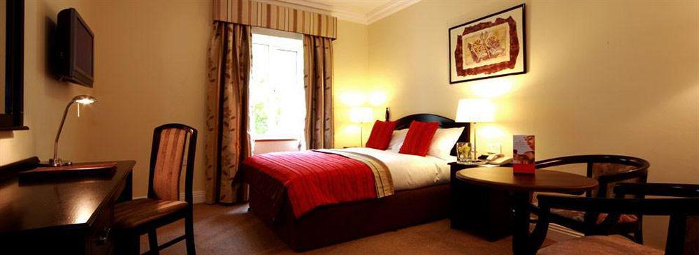 Temple Gate Hotel เอนนิส ภายนอก รูปภาพ