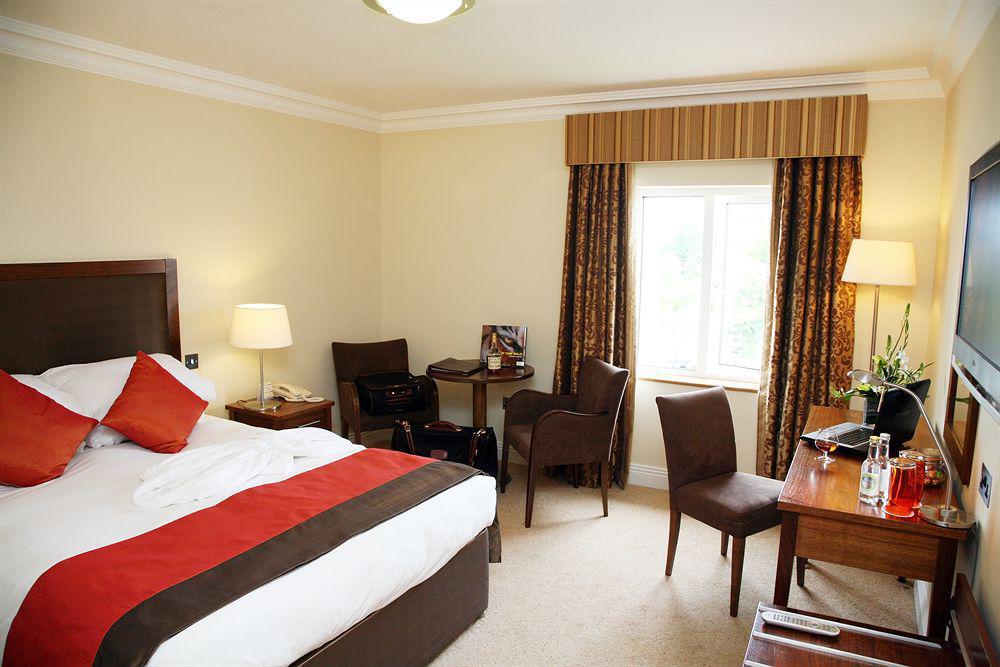 Temple Gate Hotel เอนนิส ภายนอก รูปภาพ